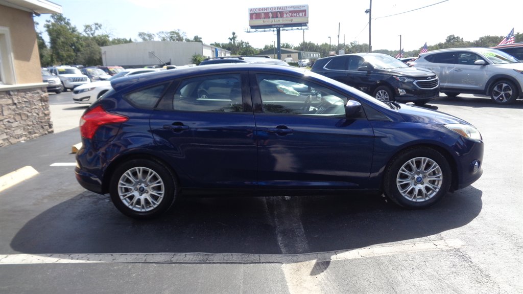2012 Ford Focus SE photo 4