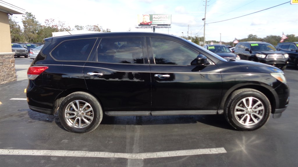 2013 Nissan Pathfinder S photo 4