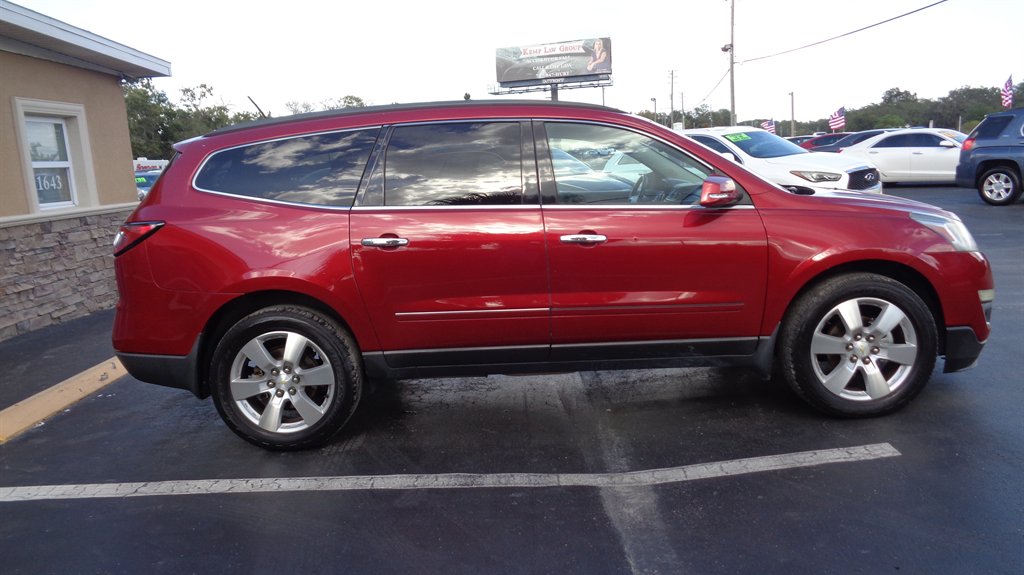 2014 Chevrolet Traverse LTZ photo 4