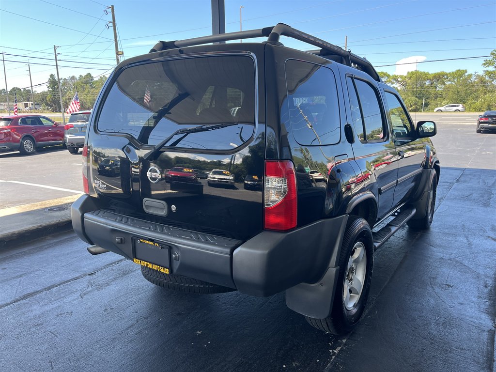2004 Nissan Xterra XE photo 2