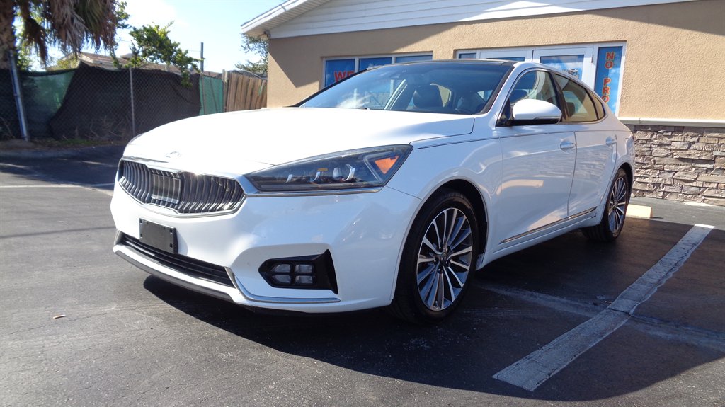 2017 Kia Cadenza Technology