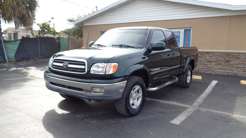 2001 Toyota Tundra Limited Access Cab V8 4AT's photo