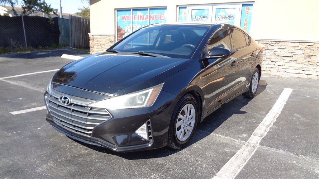 2020 Hyundai Elantra SE