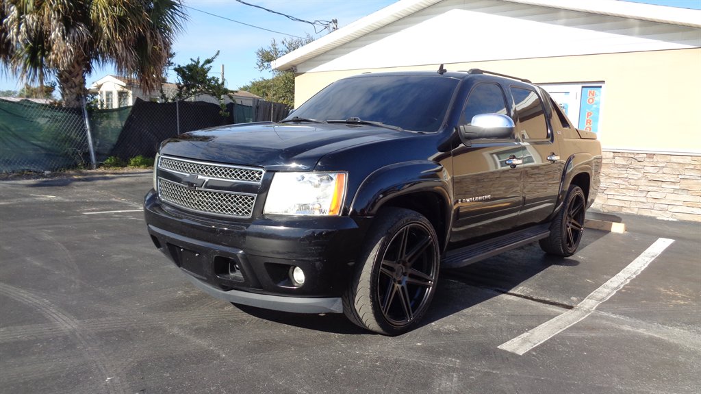 2009 Chevrolet Avalanche LTZ's photo