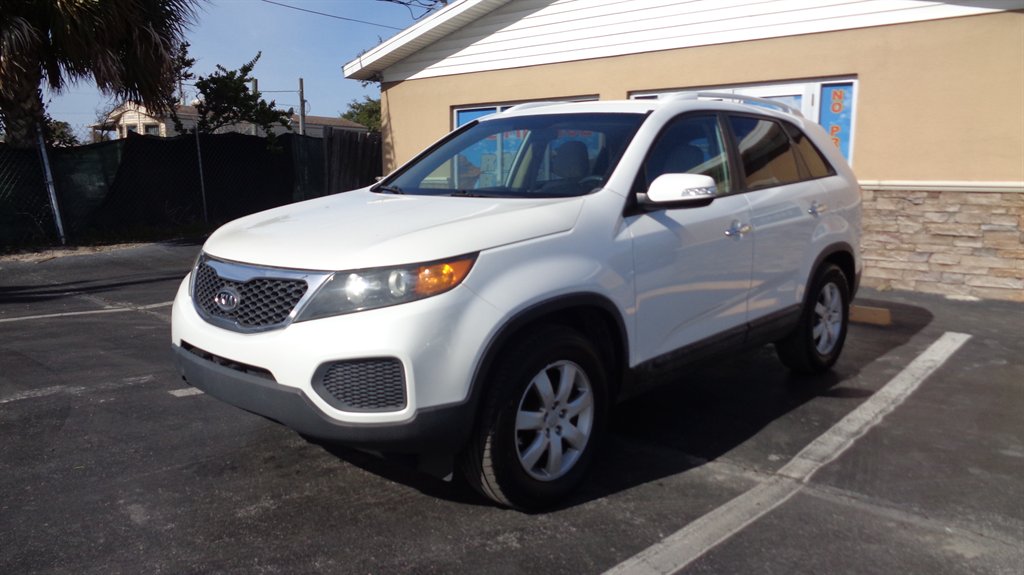 2013 Kia Sorento LX's photo