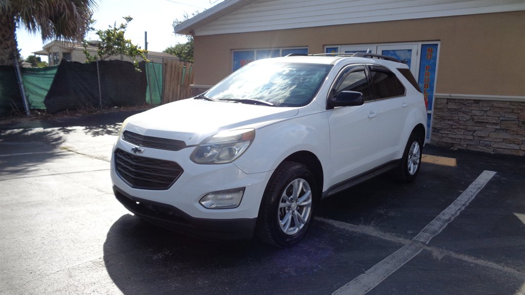 2017 Chevrolet Equinox LT's photo