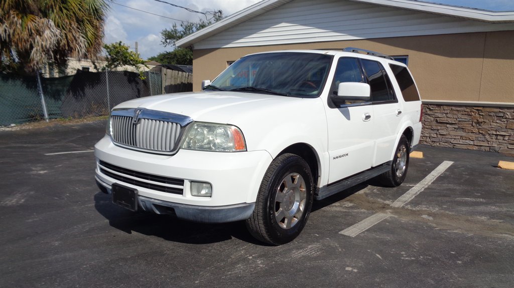 2005 Lincoln Navigator's photo